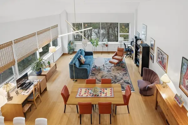 290 Pleasant St #220, Watertown, MA 02472