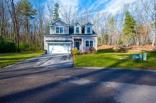 33 Brown Bear Ln #33, Milford, MA 01757