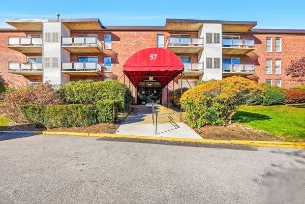 57 Broadlawn Park #4B, Boston, MA 02467