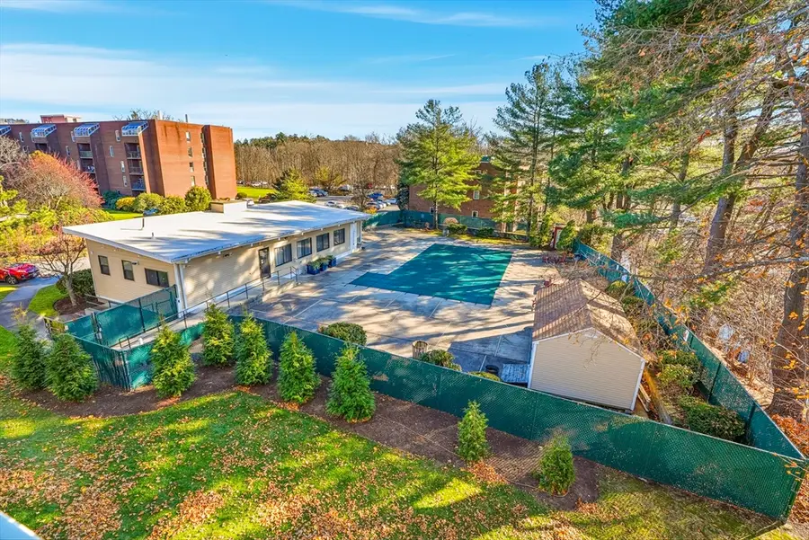 57 Broadlawn Park #4B, Chestnut Hill, MA 02467 - Image #2