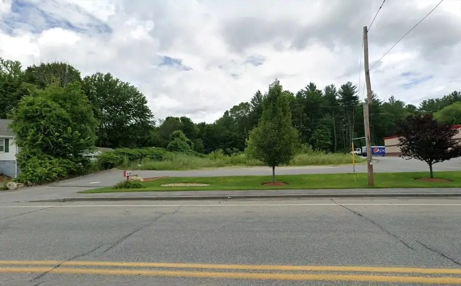 1905 Lakeview Ave, Dracut, MA 01826 - Image #3