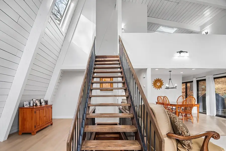 244 Moulton Dr, Lynnfield, MA 01940 - Image #2