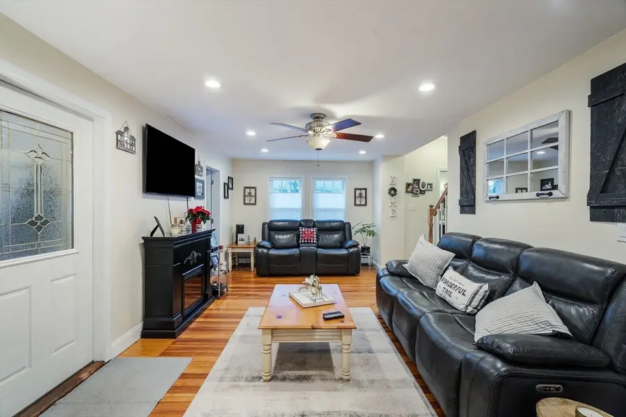 54 Lakeview Ave, Tewksbury, MA 01876 - Image #3