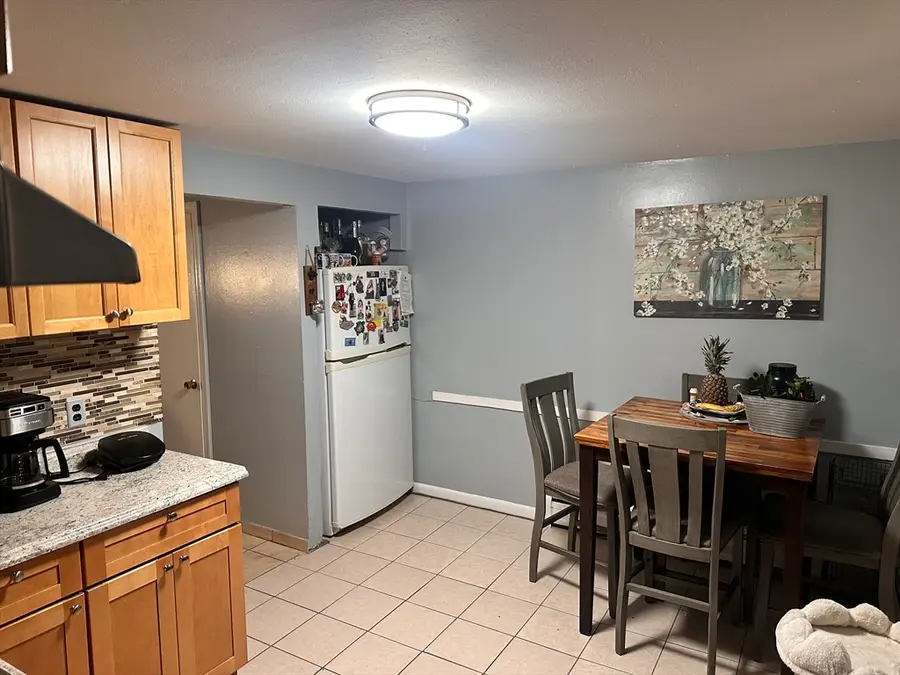 23 Hillcrest Dr, Lowell, MA 01851 - Image #3