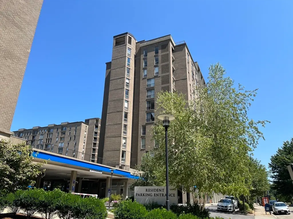 33 Pond Ave #422, Brookline, MA 02445 - Image #1