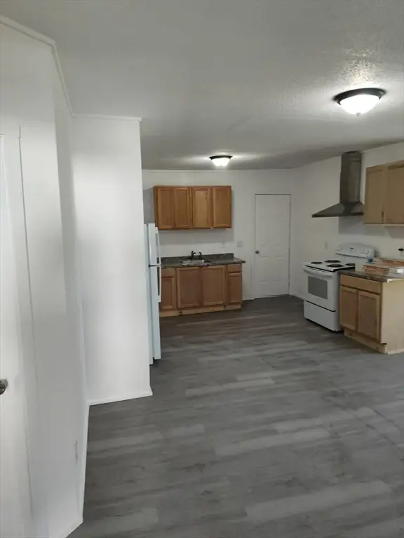 17 Wallace Pl, Pittsfield, MA 01201 - Image #3