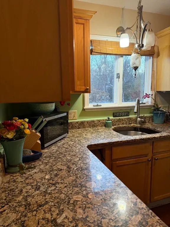 4 Larnard Ct, Amesbury, MA 01913 - Image #2