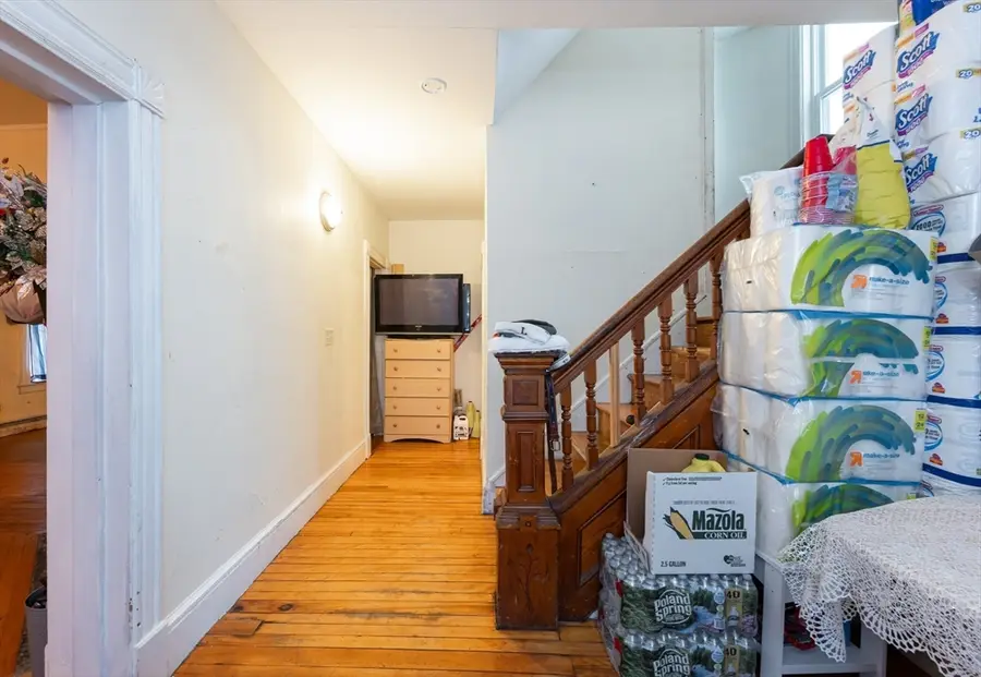94 D St, Lowell, MA 01851 - Image #3