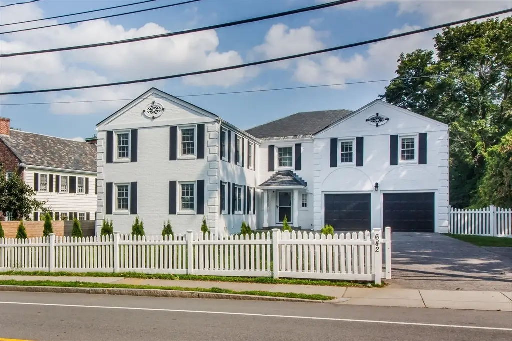 642 Centre St, Newton, MA 02458 - Image #1