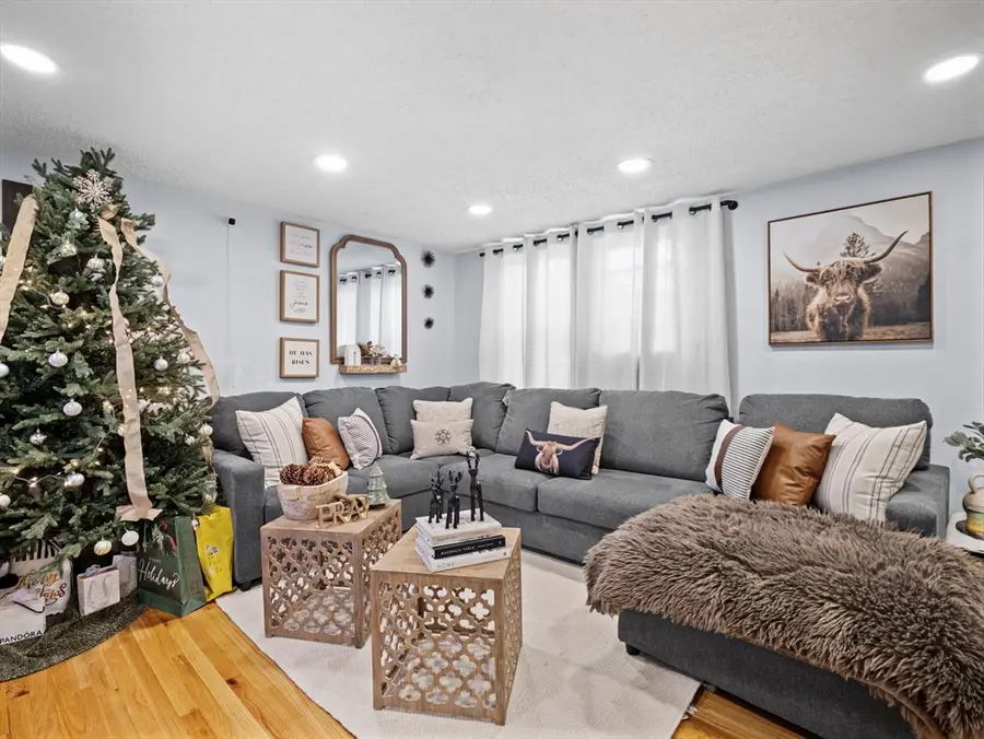 8 Clarks Ct, Lowell, MA 01852 - Image #2