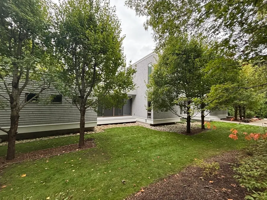 37 The Hunt Cir, Mashpee, MA 02649 - Image #2