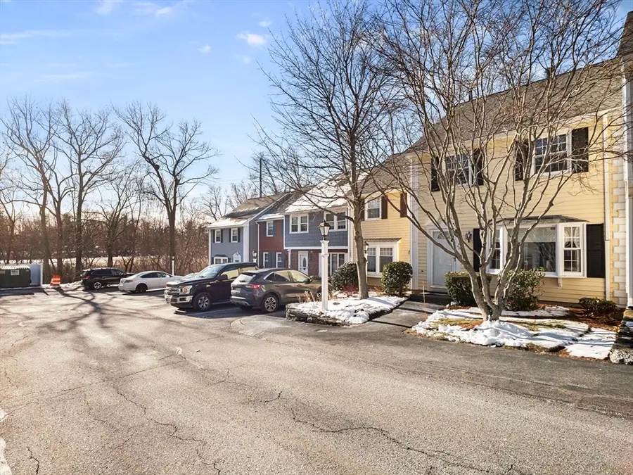 27 Boylston Ln #27, Lowell, MA 01852 - Image #3