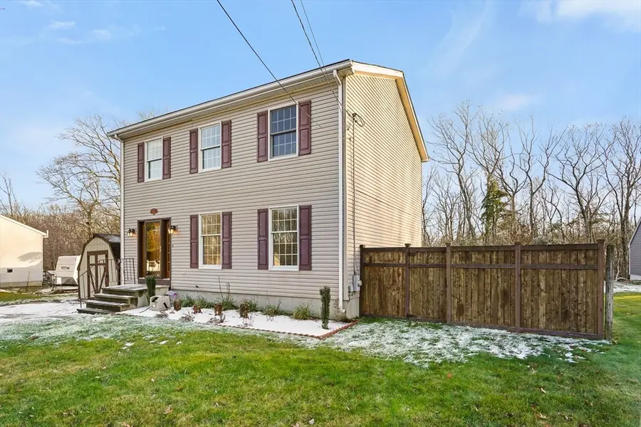 306 Rumonoski Dr, Northbridge, MA 01534 - Image #2