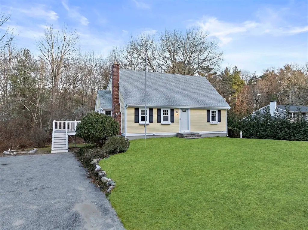 85 Grove St, Hanover, MA 02339 - Image #1