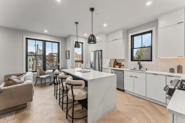 106 Moore #PH6, Boston, MA 02128