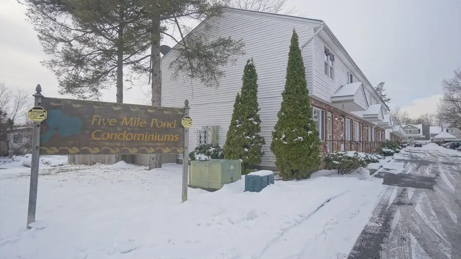 120 Lamplighter Ln #C, Springfield, MA 01119 - Image #2