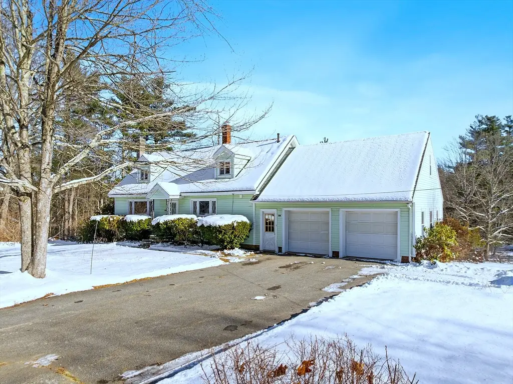 318 Lovewell St, Gardner, MA 01440 - Image #1