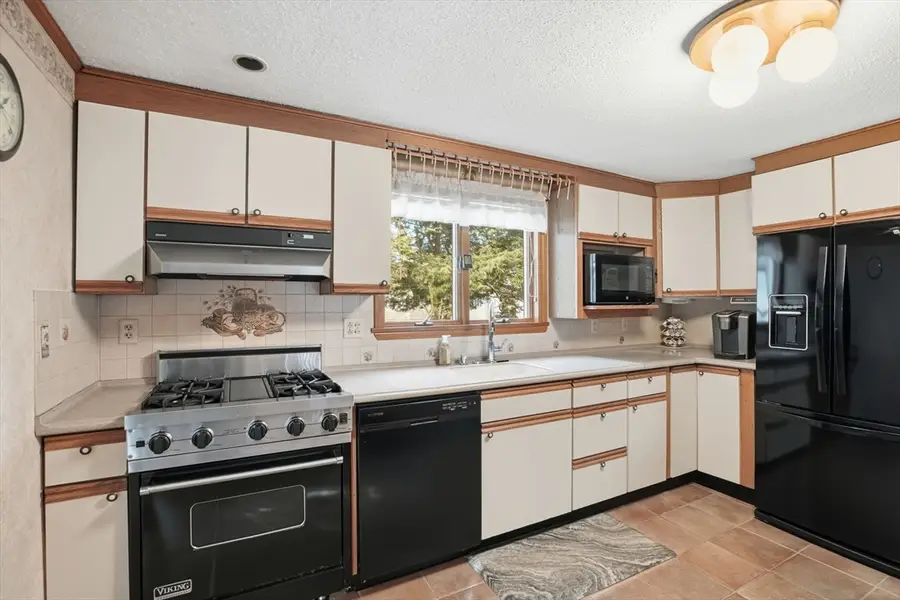 19 Jefferson Drive, Norwood, MA 02062 - Image #2