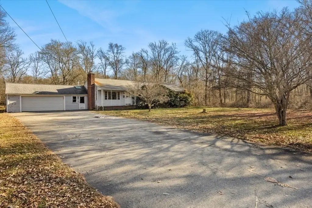 203 Hornbine Rd, Swansea, MA 02777 - Image #1