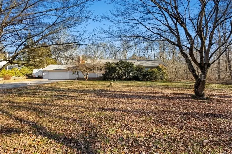 203 Hornbine Rd, Swansea, MA 02777 - Image #2