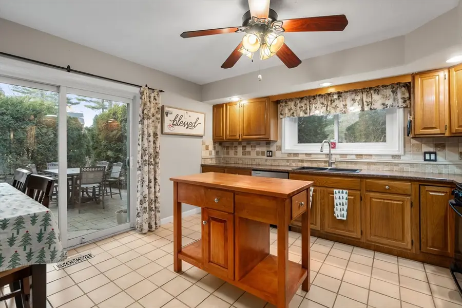 7 Gentry Ln #7, Uxbridge, MA 01569 - Image #3