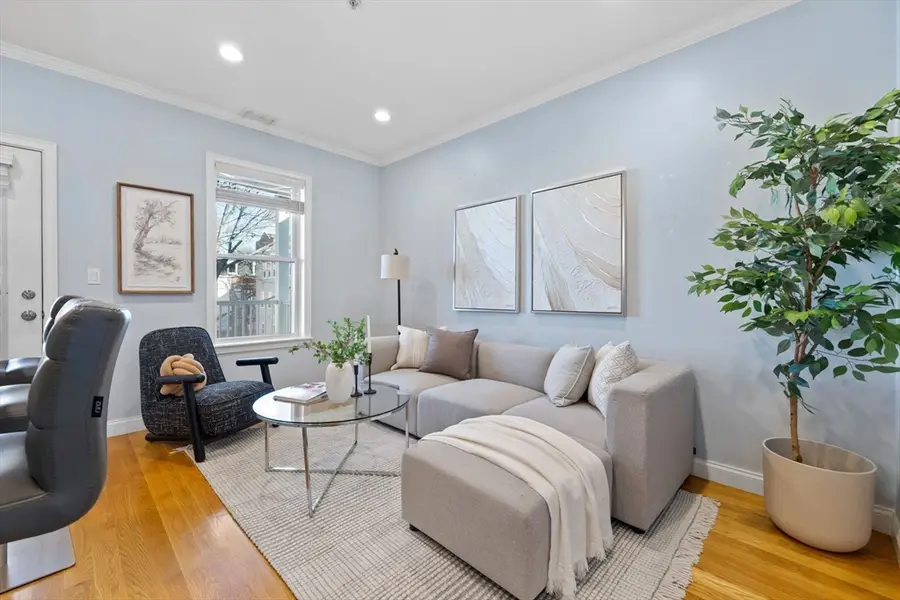 242 W 5th St #3, Boston, MA 02127 - Image #2