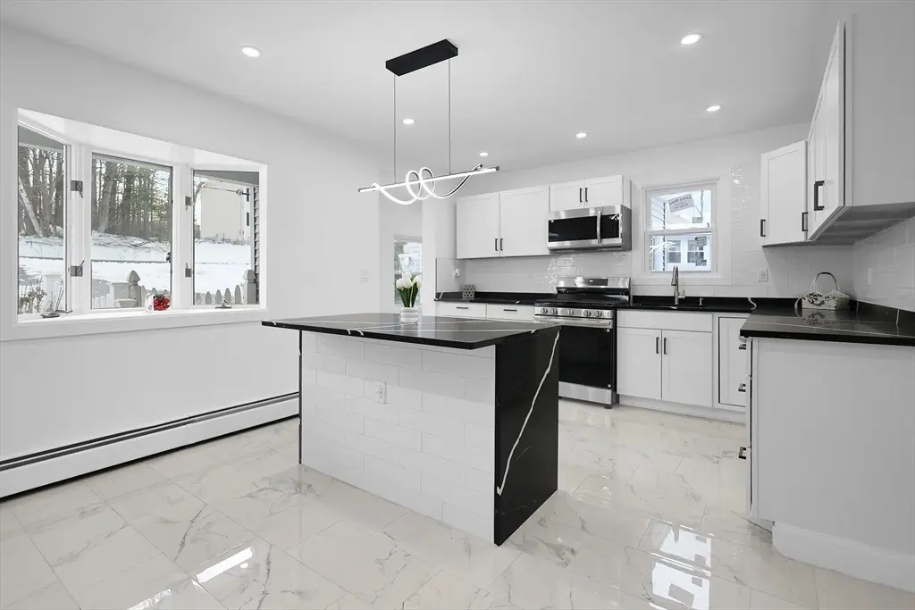 255 Oakland Ave, Methuen, MA 01844 - Image #1