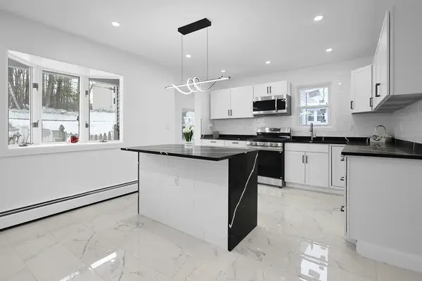 255 Oakland Ave, Methuen, MA 01844