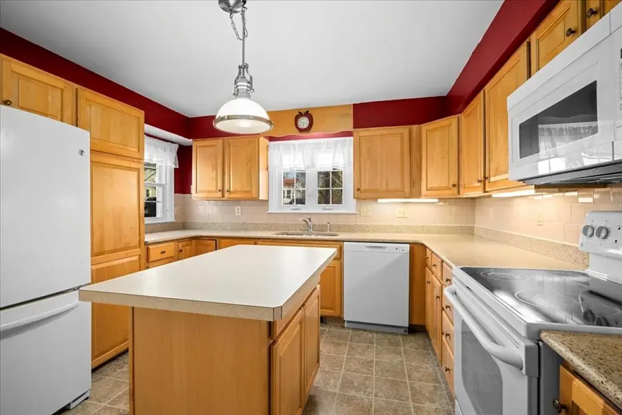 1 Ashcroft St, Auburn, MA 01501 - Image #2