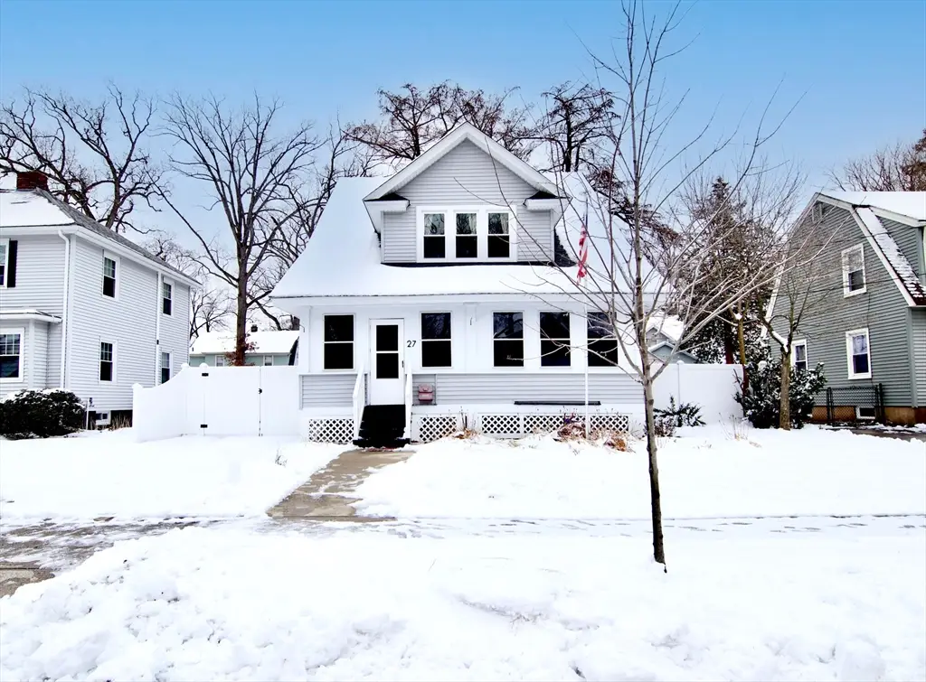 27 Rockland St, Springfield, MA 01118 - Image #1