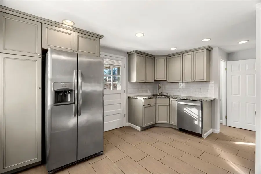 2 Kingston St #2, North Andover, MA 01845 - Image #2
