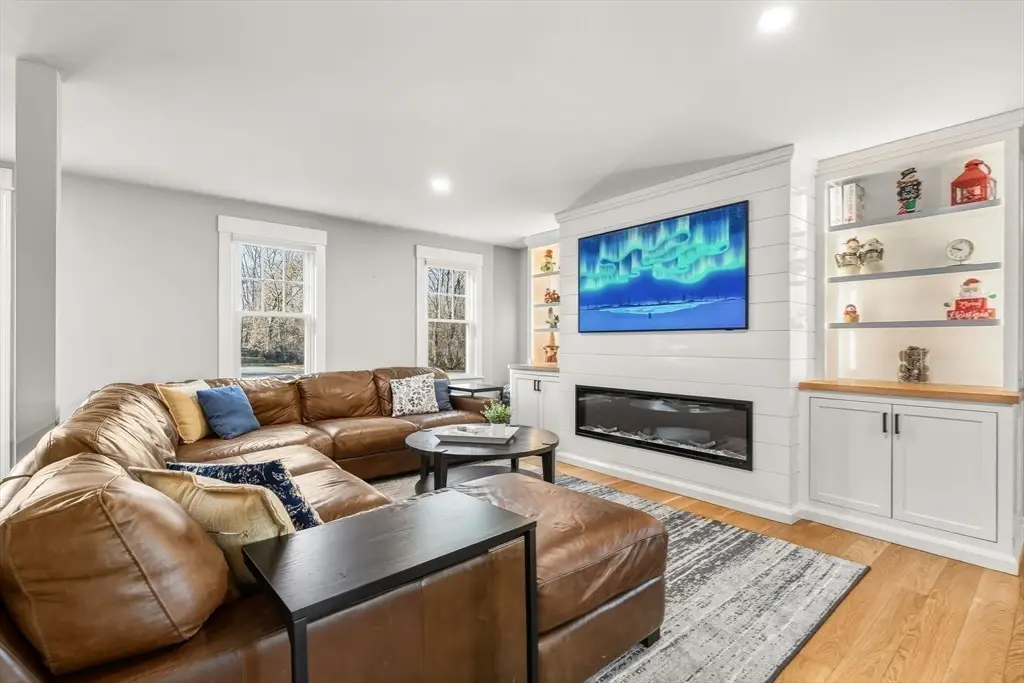 10 Mockingbird Hill, Bridgewater, MA 02324 - Image #1