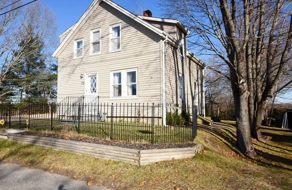 25 Hillside Ave, Middleboro, MA 02346 - Image #1