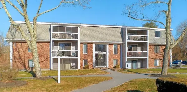 15 Foundry St #C32, Easton, MA 02375