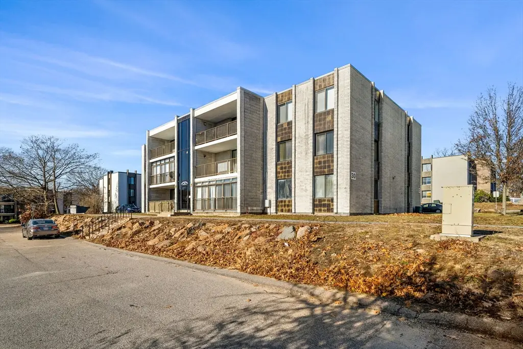 30 Skyline Dr #6, Braintree, MA 02184 - Image #1