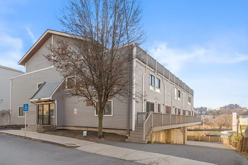 286 Fenno St #4, Revere, MA 02151 - Image #1