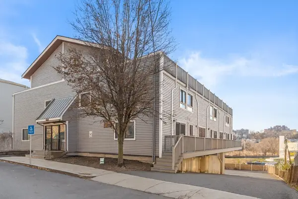 286 Fenno St #4, Revere, MA 02151