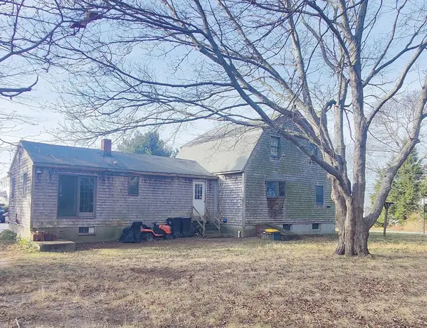 32 Morton Ave, Dartmouth, MA 02747