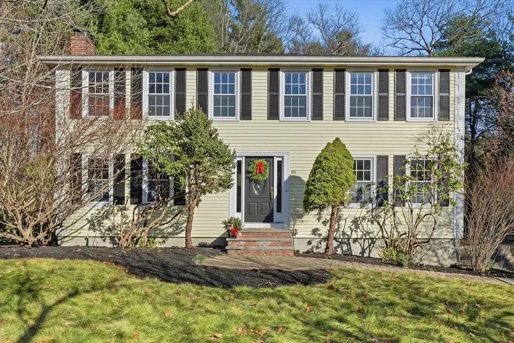 134 Bogastow Brook Rd, Holliston, MA 01746 - Image #1
