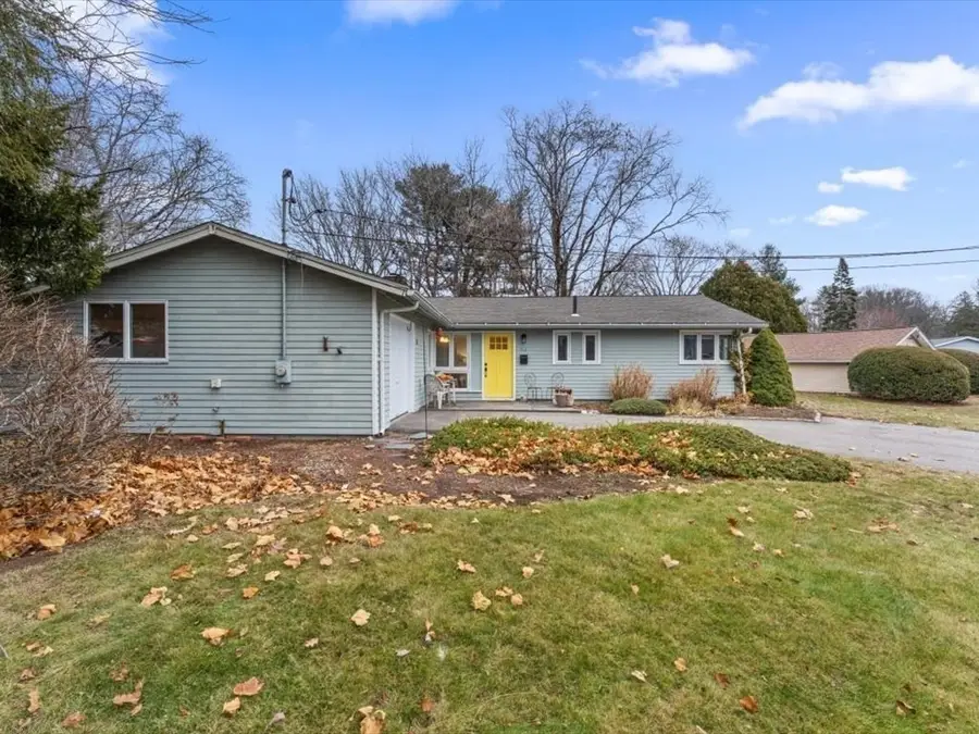 15 Rosslare Rd, Framingham, MA 01701 - Image #2