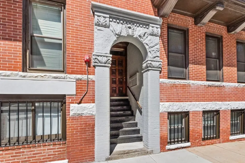 8 Battery Street #8, Boston, MA 02109 - Image #1