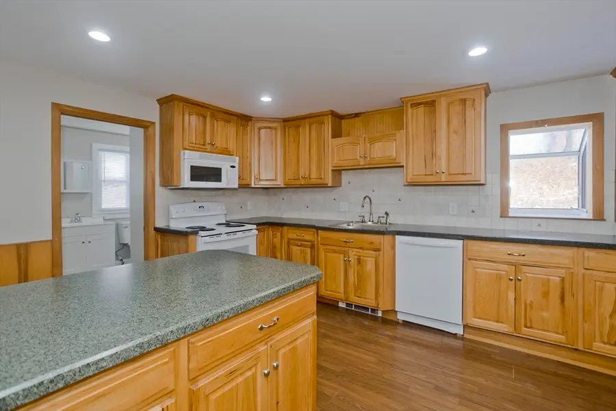 28 Miller St, Ludlow, MA 01056 - Image #3