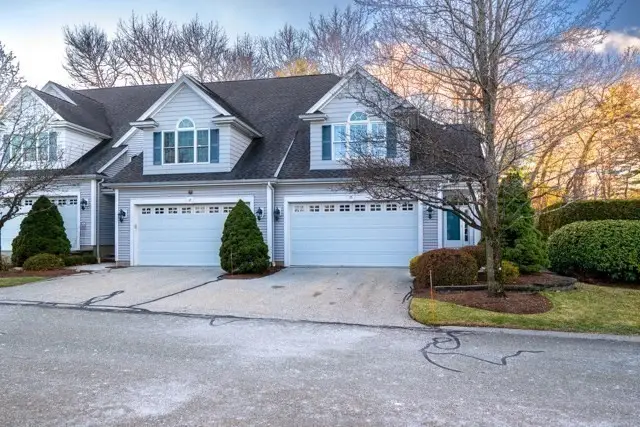 15 Peachey Cir #204, Middleton, MA 01949 - Image #1