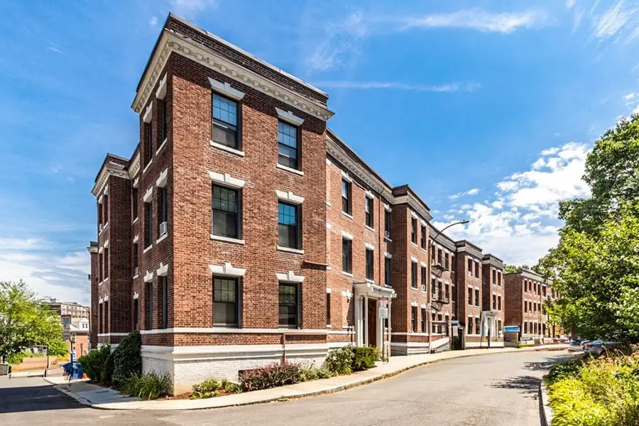 30 Kinross Rd #1, Boston, MA 02135 - Image #2