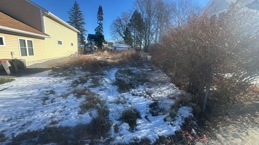 861 Main St, Clinton, MA 01510 - Image #2