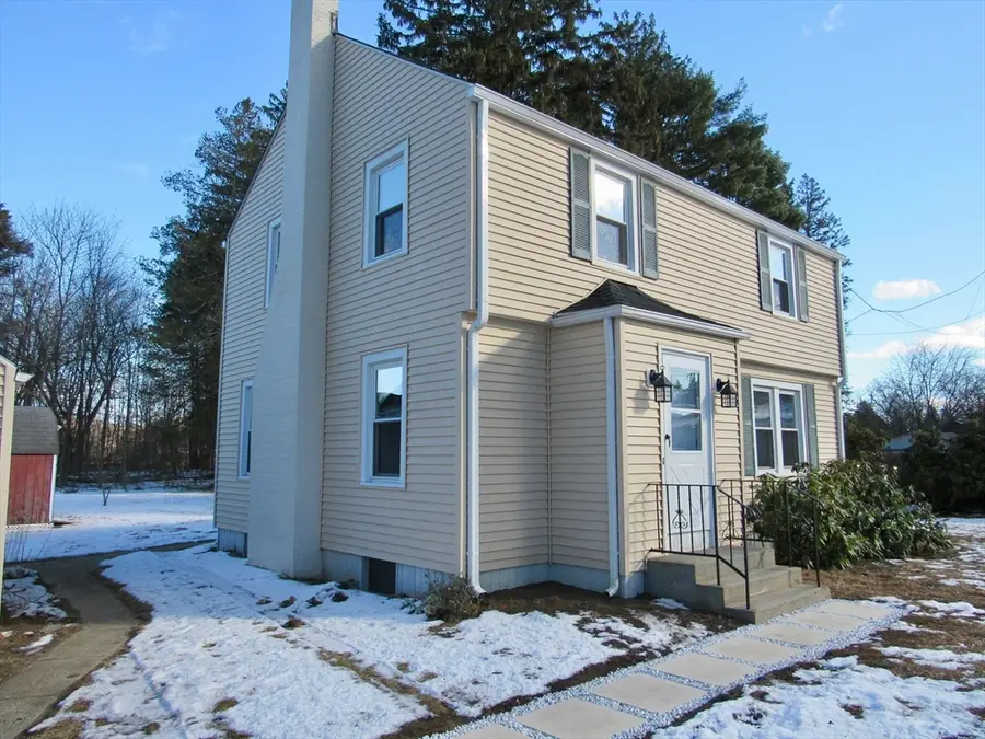424 Chapin St, Ludlow, MA 01056 - Image #3