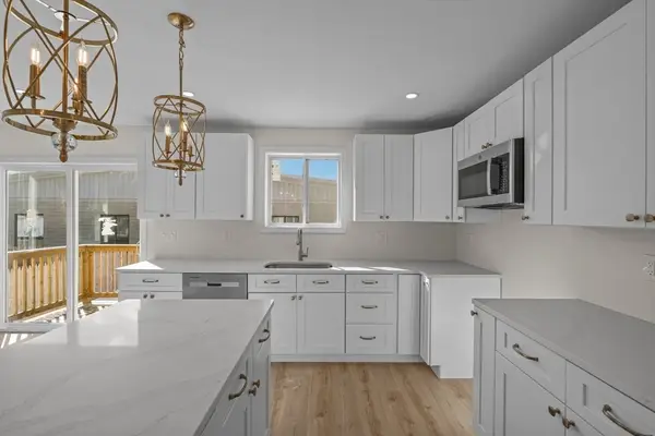 25 Lebanon St #C, Fall River, MA 02723