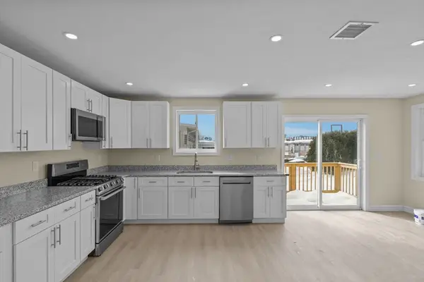 25 Lebanon St #D, Fall River, MA 02723