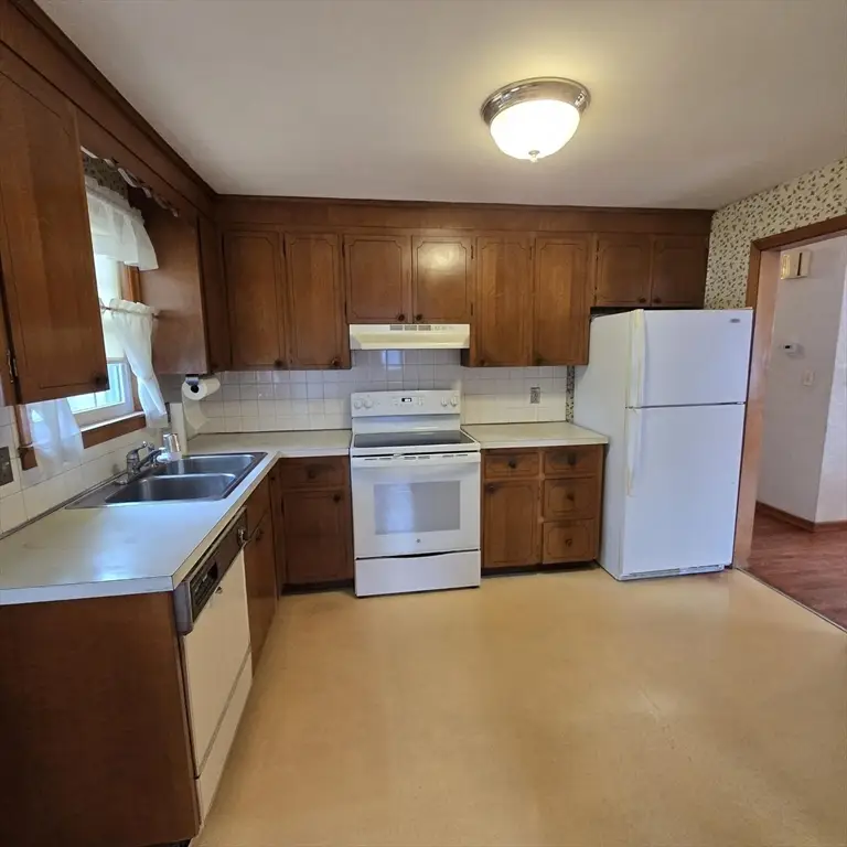 116 Alandale Ave, Brockton, MA 02301 - Image #2