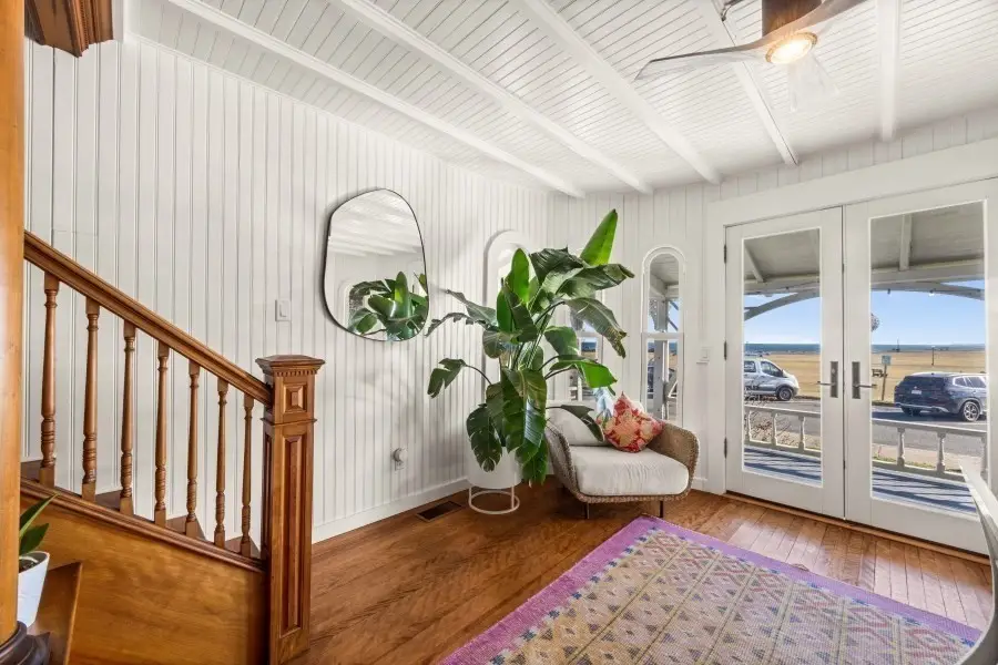 33 Ocean Ave, Oak Bluffs, MA 02557 - Image #1